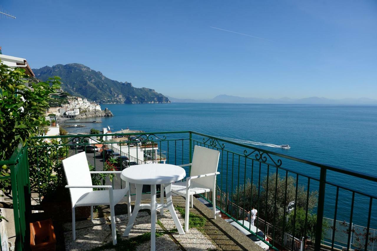 Amalfi Blue Flowers A Zewnętrze zdjęcie
